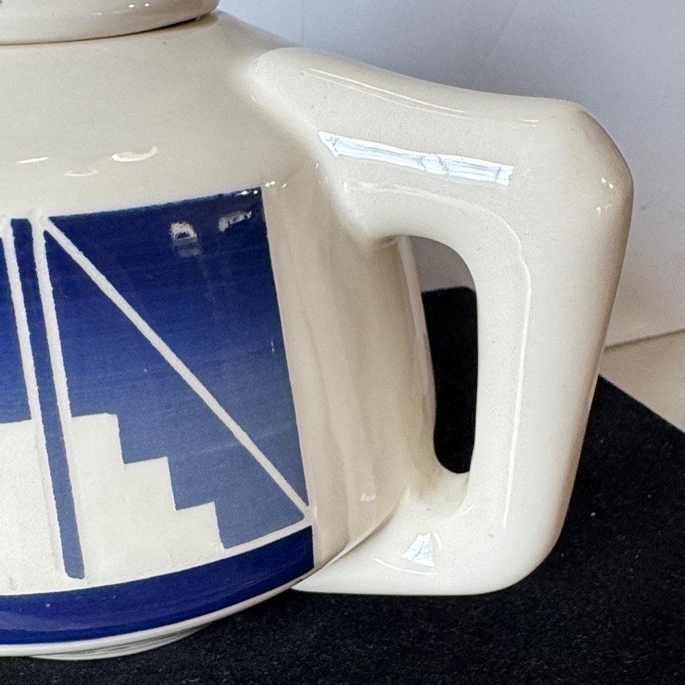 Vintage Native American Indian Tribal Lakota Sioux Pottery Teapot -Signed - Picture 7 of 14